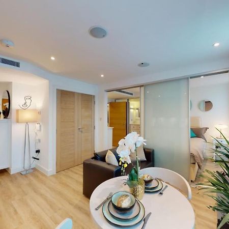 Executive Luxury One Bedroom In Vauxhall London Exterior photo
